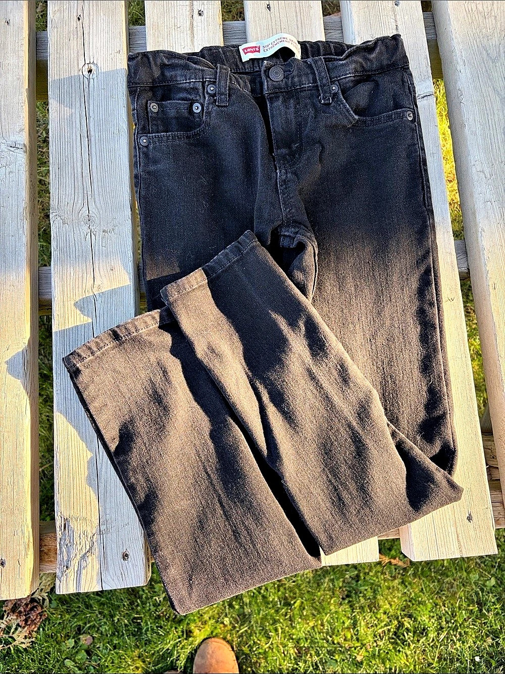 Levi's 519 Extreme Skinny Black Jeans Waist 26